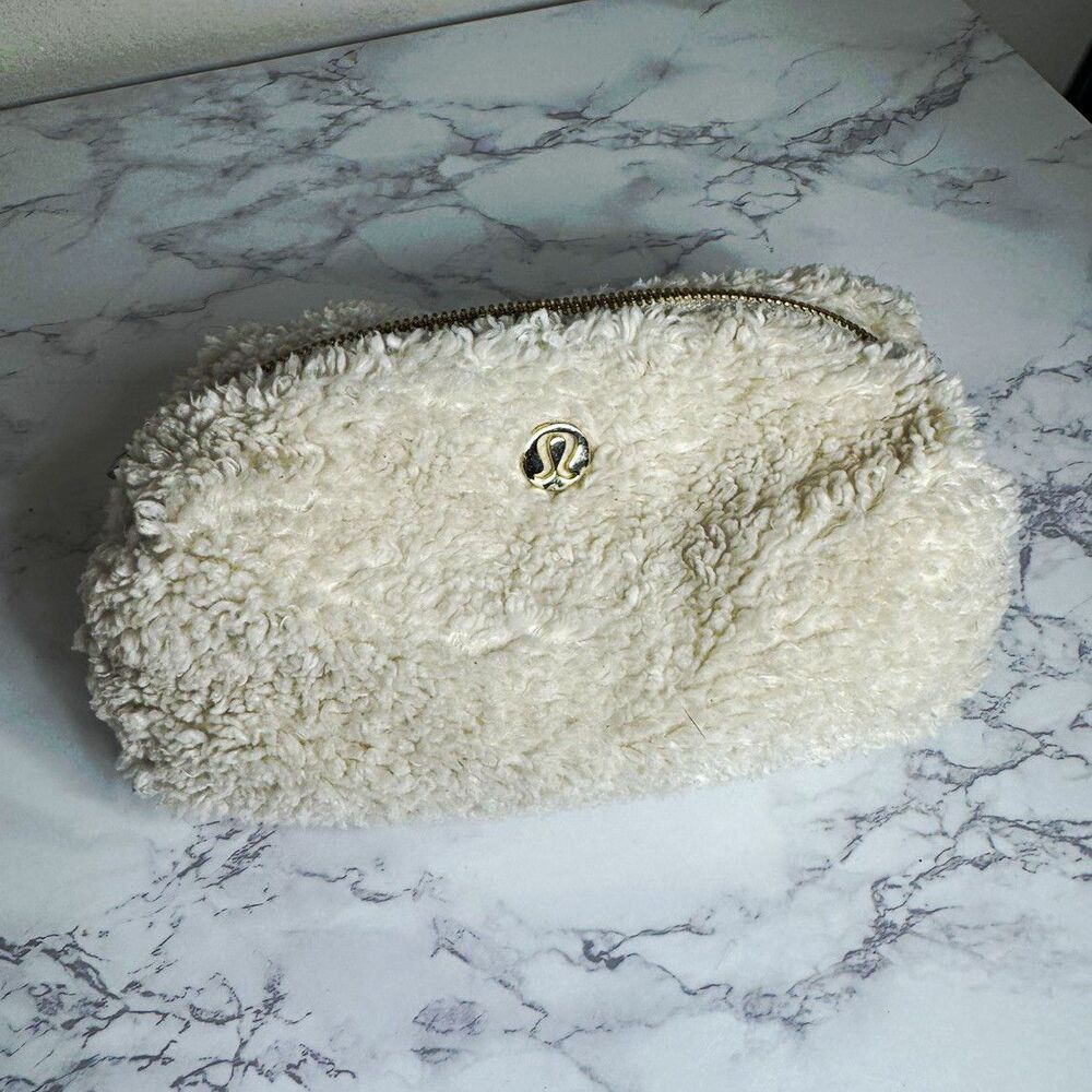 White Faux Fur Makeup Bag Zipper Cosmetic Pouch Zip Makeup Case